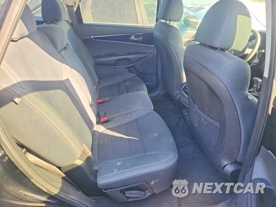 Zdjęcie 11 z 13 samochodu: 2019 KIA SORENTO VIN:5XYPG4A35KG584287 - miniatura