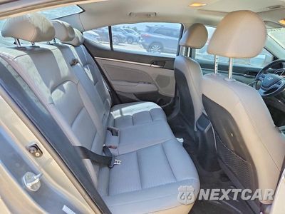 Zdjęcie 10 z 12 samochodu: 2017 HYUNDAI ELANTRA LIMITED VIN:KMHD84LF8HU285533 - miniatura