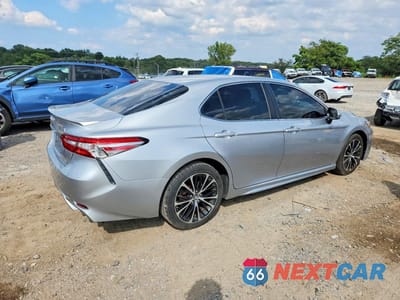 Trzecie zdjęcie samochodu z tyłu: 2018 TOYOTA CAMRY SE VIN:4T1B11HK8JU529915 - miniatura