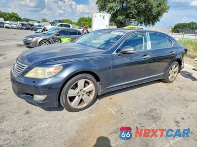 2010 LEXUS LS 460L JTHDL5EF5A5002705 - główne zdjęcie licytacji z USA - miniatura