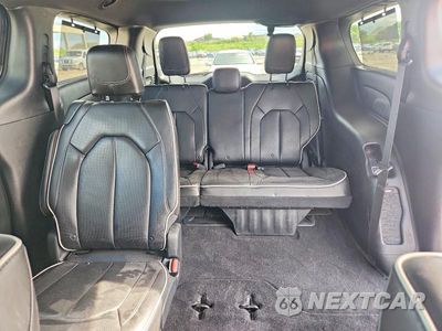 Zdjęcie 10 z 14 samochodu: 2018 CHRYSLER PACIFICA LIMITED VIN:2C4RC1GG1JR259871 - miniatura
