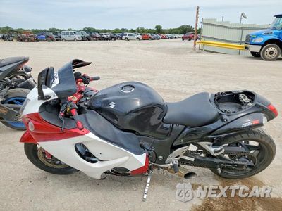 Trzecie zdjęcie samochodu z tyłu: 2011 SUZUKI HAYABUSA VIN:JS1GX72A7B2100946 - miniatura