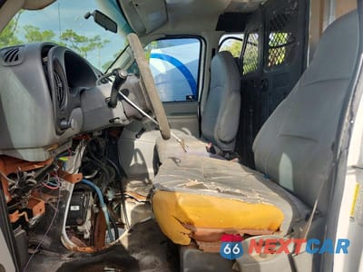 Zdjęcie 7 z 13 samochodu: 2008 FORD E250 DELIVERY VAN VIN:1FTNE24L28DA40267 - miniatura