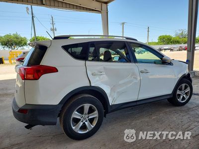Trzecie zdjęcie samochodu z tyłu: 2015 TOYOTA RAV4 XLE VIN:JTMRFREV3FD135960 - miniatura