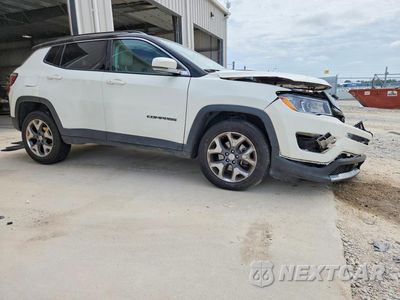 Czwarte zdjęcie samochodu z boku: 2019 JEEP COMPASS LIMITED VIN:3C4NJDCB2KT826796 - miniatura