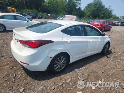 Trzecie zdjęcie samochodu z tyłu: 2014 HYUNDAI ELANTRA SE VIN:5NPDH4AE1EH500996 - miniatura