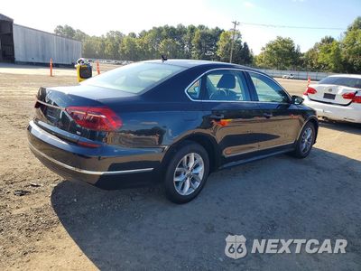 Trzecie zdjęcie samochodu z tyłu: 2017 VOLKSWAGEN PASSAT S VIN:1VWAT7A31HC048885 - miniatura
