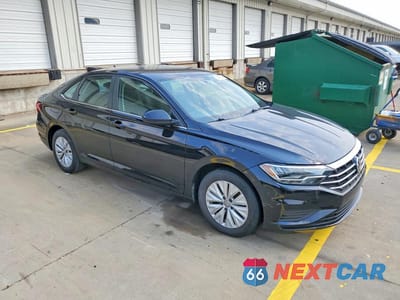 Czwarte zdjęcie samochodu z boku: 2019 VOLKSWAGEN JETTA S VIN:3VWN57BU0KM112830 - miniatura