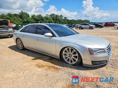Czwarte zdjęcie samochodu z boku: 2013 AUDI A8 L QUATTRO VIN:WAURGAFD0DN013971 - miniatura