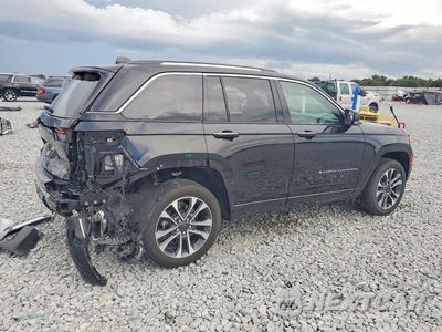 Trzecie zdjęcie samochodu z tyłu: 2024 JEEP GRAND CHEROKEE OVERLAND 4XE VIN:1C4RJYD68RC711961 - miniatura