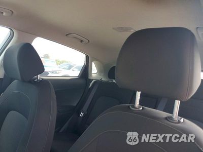Zdjęcie 10 z 13 samochodu: 2023 HYUNDAI KONA SEL VIN:KM8K62AB2PU971292 - miniatura