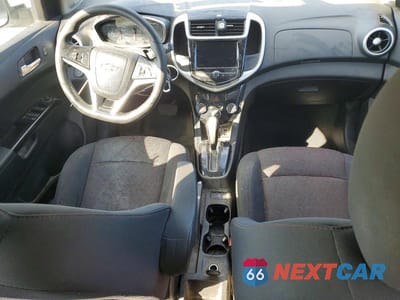 Zdjęcie 8 z 13 samochodu: 2019 CHEVROLET SONIC LT VIN:1G1JD6SB9K4138425 - miniatura