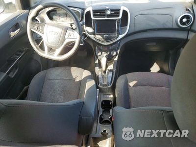 Zdjęcie 8 z 13 samochodu: 2019 CHEVROLET SONIC LT VIN:1G1JD6SB9K4138425 - miniatura
