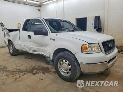 Czwarte zdjęcie samochodu z boku: 2004 FORD F150 VIN:1FTRX12W44NB01500 - miniatura