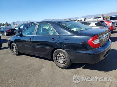 Drugie zdjęcie samochodu z przodu: 2002 TOYOTA CAMRY LE VIN:JTDBE32K320056835 - miniatura