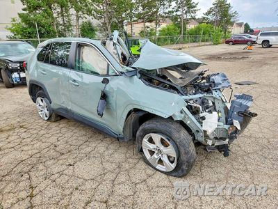 Czwarte zdjęcie samochodu z boku: 2021 TOYOTA RAV4 XLE VIN:2T3W1RFV3MW150443 - miniatura