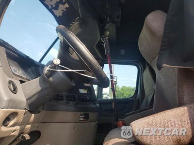 Zdjęcie 7 z 14 samochodu: 2018 FREIGHTLINER CASCADIA 125 SEMI TRUCK VIN:1FUJGLDR4JLJZ8651 - miniatura