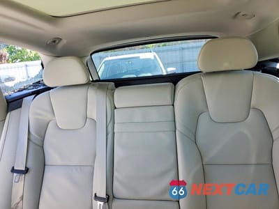 Zdjęcie 10 z 13 samochodu: 2018 VOLVO XC60 T5 MOMENTUM VIN:YV4102RK2J1019565 - miniatura