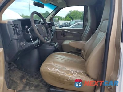 Zdjęcie 7 z 13 samochodu: 2011 GMC SAVANA G1500 VIN:1GTS8AF47B1170905 - miniatura