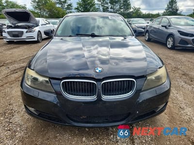 Piąte zdjęcie samochodu w środku: 2009 BMW 328 XI VIN:WBAPK73559A450370 - miniatura