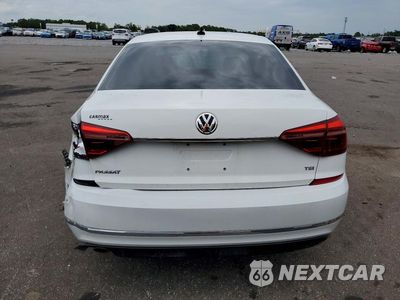 Zdjęcie 6 z 12 samochodu: 2017 VOLKSWAGEN PASSAT R-LINE VIN:1VWDT7A34HC075933 - miniatura