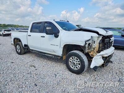 Czwarte zdjęcie samochodu z boku: 2020 CHEVROLET SILVERADO K2500 HEAVY DUTY VIN:1GC4YLEY5LF323245 - miniatura