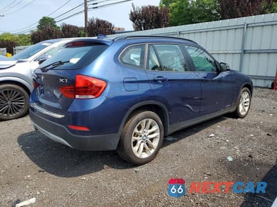 Trzecie zdjęcie samochodu z tyłu: 2015 BMW X1 XDRIVE28I VIN:WBAVL1C56FVY26435 - miniatura