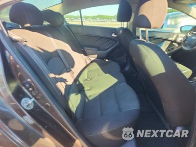 Zdjęcie 10 z 12 samochodu: 2018 KIA FORTE LX VIN:3KPFK4A73JE181126 - miniatura