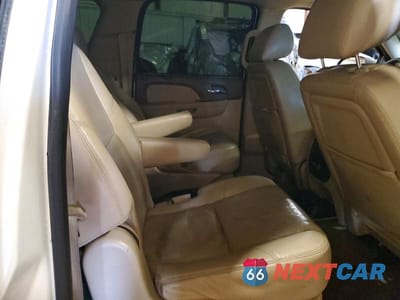 Zdjęcie 10 z 12 samochodu: 2013 CHEVROLET SUBURBAN K1500 LTZ VIN:1GNSKKE76DR131253 - miniatura