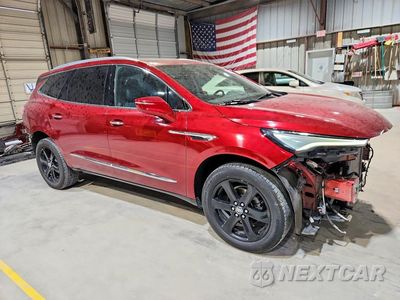 Czwarte zdjęcie samochodu z boku: 2023 BUICK ENCLAVE ESSENCE VIN:5GAERBKW7PJ227930 - miniatura