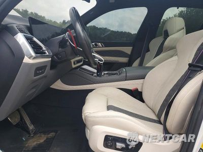 Zdjęcie 7 z 14 samochodu: 2024 BMW X5 M COMPETITION VIN:5YM13ET05R9U08515 - miniatura