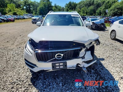 Piąte zdjęcie samochodu w środku: 2019 VOLVO XC90 T6 MOMENTUM VIN:YV4A22PK3K1442864 - miniatura