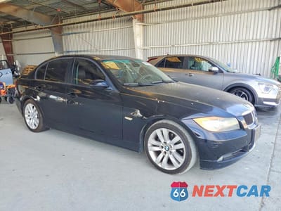 Czwarte zdjęcie samochodu z boku: 2006 BMW 325 I VIN:WBAVB13566PT11328 - miniatura