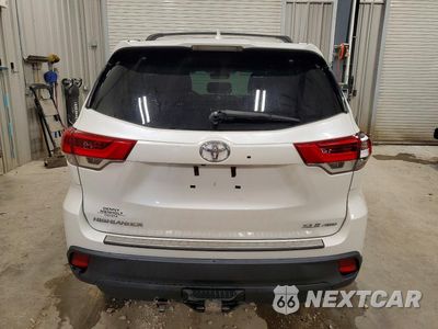 Zdjęcie 6 z 13 samochodu: 2018 TOYOTA HIGHLANDER XLE VIN:5TDJZRFH5JS857862 - miniatura