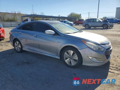 Czwarte zdjęcie samochodu z boku: 2015 HYUNDAI SONATA HYBRID LIMITED VIN:KMHEC4A46FA131728 - miniatura