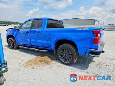 Drugie zdjęcie samochodu z przodu: 2026 CHEVROLET SILVERADO K1500 CUSTOM VIN:1GCRKBEK7TZ134799 - miniatura