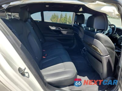 Zdjęcie 10 z 12 samochodu: 2019 BMW 740 I VIN:WBA7E2C55KB217440 - miniatura
