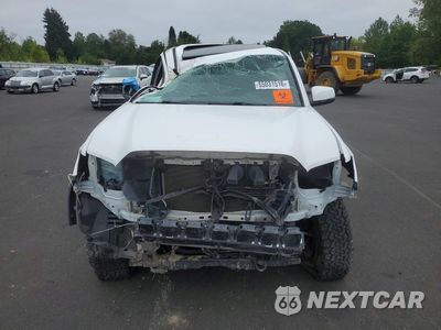 Piąte zdjęcie samochodu w środku: 2017 TOYOTA TACOMA TRD OFF-ROAD VIN:3TMCZ5AN6HM048234 - miniatura