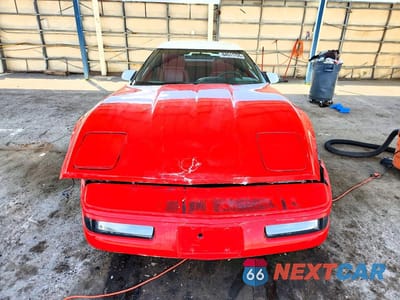 Piąte zdjęcie samochodu w środku: 1990 CHEVROLET CORVETTE VIN:1G1YY3384L5108491 - miniatura