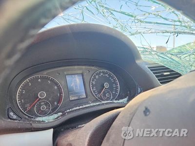 Zdjęcie 9 z 12 samochodu: 2013 VOLKSWAGEN PASSAT SE VIN:1VWBP7A3XDC069785 - miniatura
