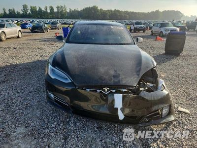 Piąte zdjęcie samochodu w środku: 2018 TESLA MODEL S VIN:5YJSA1E28JF244438 - miniatura