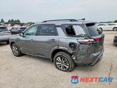 Drugie zdjęcie samochodu z przodu: 2026 NISSAN PATHFINDER SL VIN:5N1DR3CS7TC232289 - miniatura