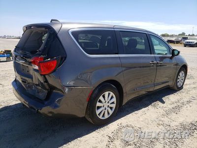 Trzecie zdjęcie samochodu z tyłu: 2020 CHRYSLER VOYAGER L VIN:2C4RC1AG3LR108770 - miniatura