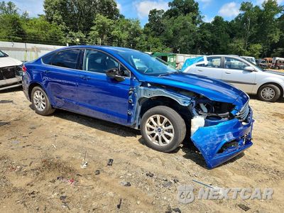 Czwarte zdjęcie samochodu z boku: 2018 FORD FUSION S VIN:3FA6P0G73JR129429 - miniatura