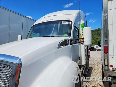 2016 KENWORTH T680 SEMI TRUCK 1XKYAP8X2GJ129537 - główne zdjęcie licytacji z USA - miniatura