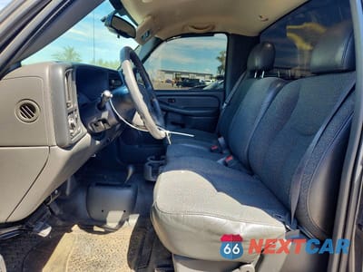 Zdjęcie 7 z 12 samochodu: 2004 CHEVROLET SILVERADO K1500 VIN:1GCEK14VX4Z124239 - miniatura