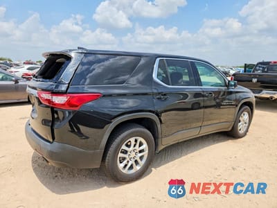 Trzecie zdjęcie samochodu z tyłu: 2021 CHEVROLET TRAVERSE LS VIN:1GNERFKW3MJ109883 - miniatura
