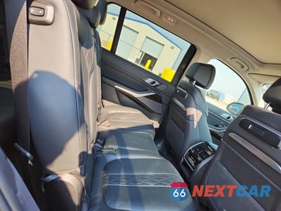 Zdjęcie 10 z 12 samochodu: 2026 BMW X7 XDRIVE40I VIN:5UX23EM09T9045217 - miniatura