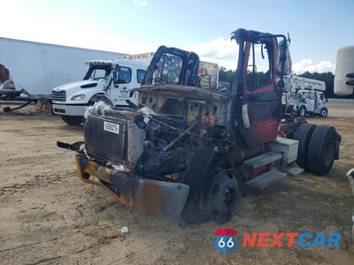 2006 FREIGHTLINER M2 106 MED - TRUCK CAB AND CHASSIS 1FUBCYDA86HV01450 - główne zdjęcie licytacji z USA - miniatura