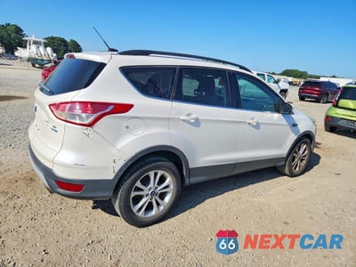 Trzecie zdjęcie samochodu z tyłu: 2016 FORD ESCAPE SE VIN:1FMCU9GX8GUA90893 - miniatura